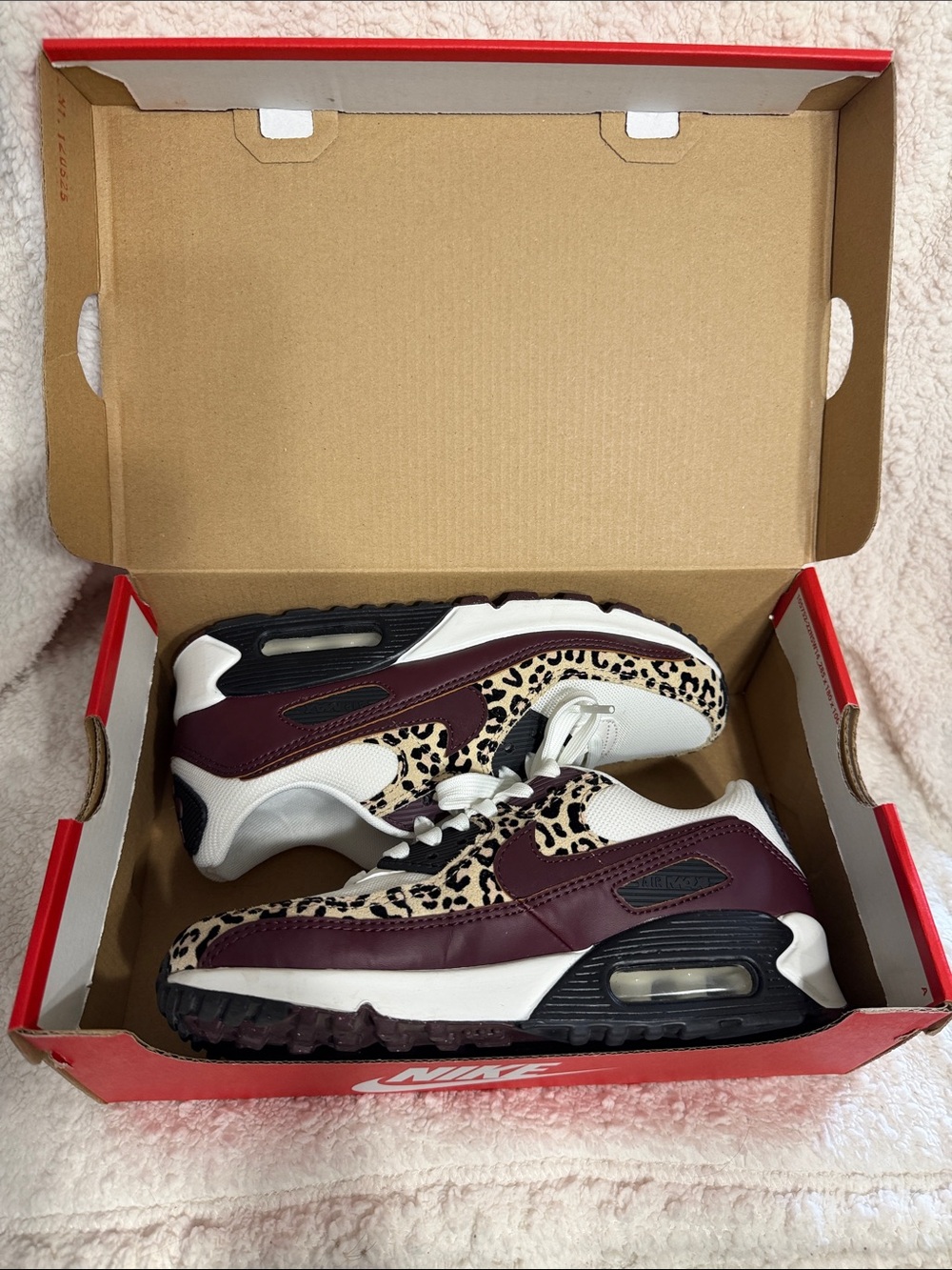 Nike Women’s Air Max 90 Leopard + Burgundy - Picture 7 of 7